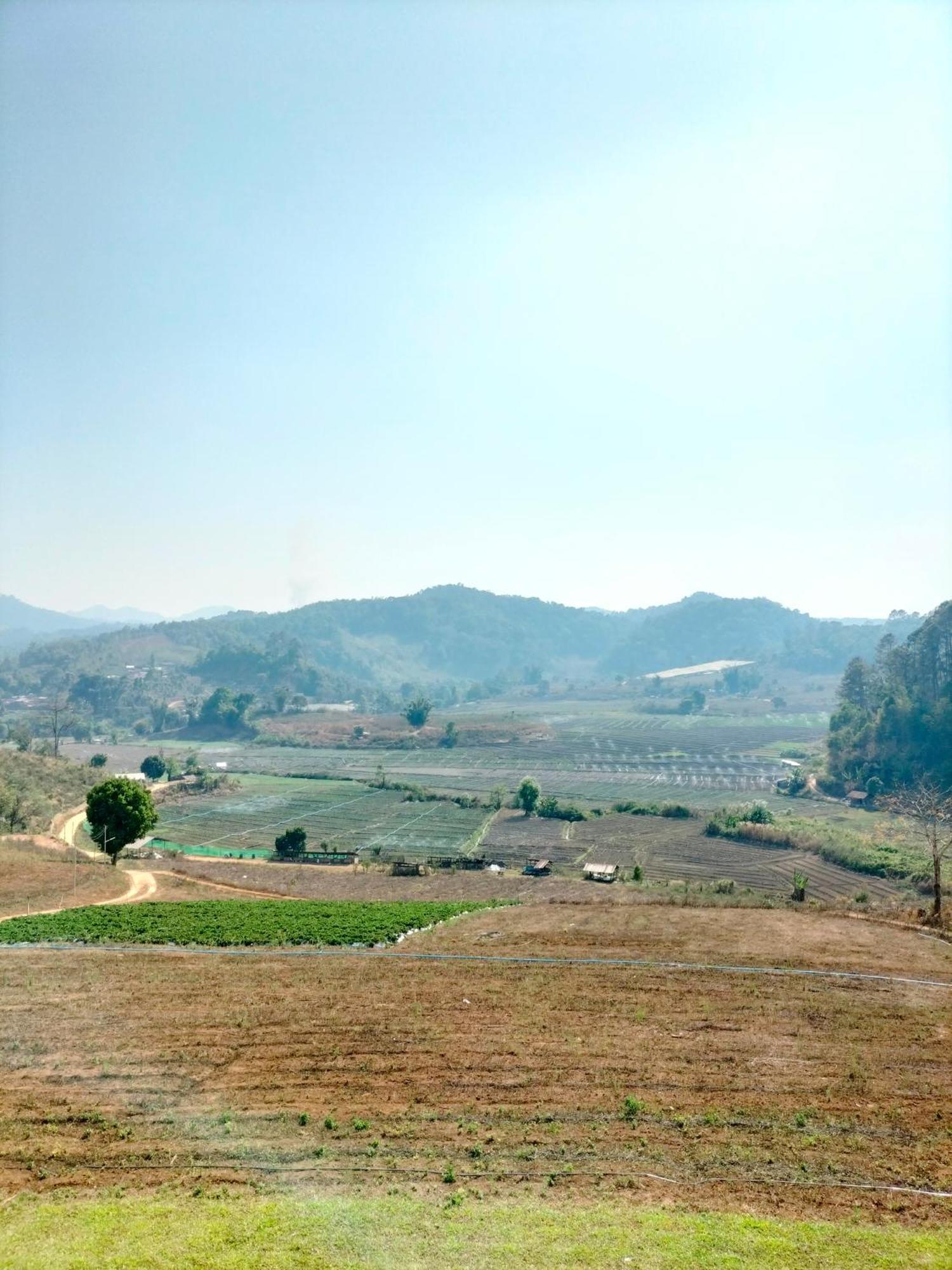 Hotel สวนไร่รุ่งอรุณ Suan Rai Rungarun Ban Na Pa Paek Exteriér fotografie
